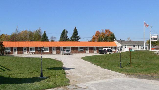 Springmount Motel Оуен Саунд Екстериор снимка