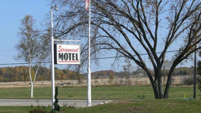 Springmount Motel Оуен Саунд Екстериор снимка